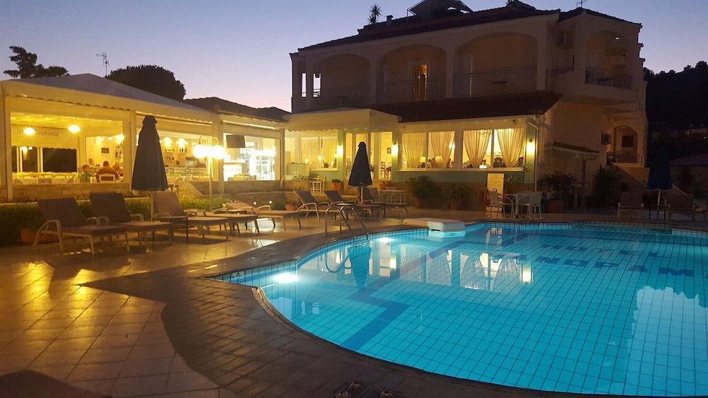 Panorama Hotel Koukounaries Luaran gambar